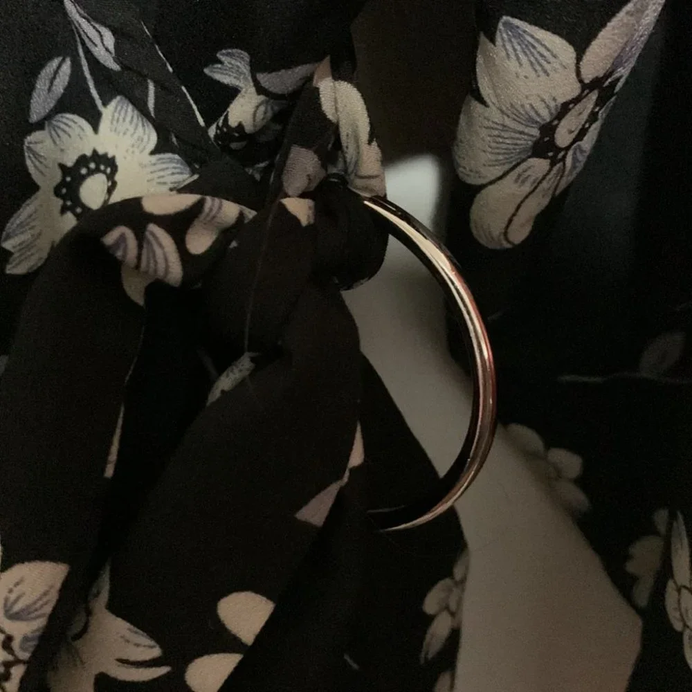 𝅺LIBERTY Floral wrap dress bell sleeves - Picture 4 of 6